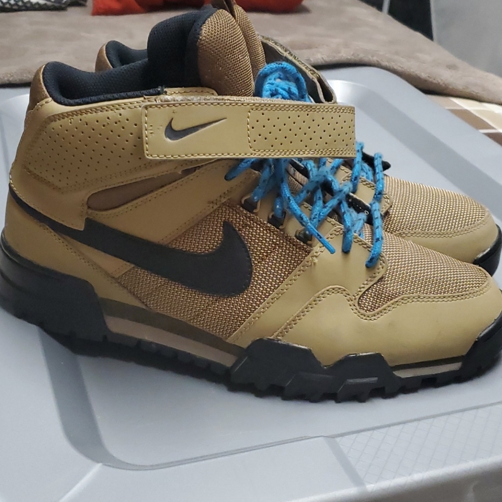 Nike Mogan Mid 2012